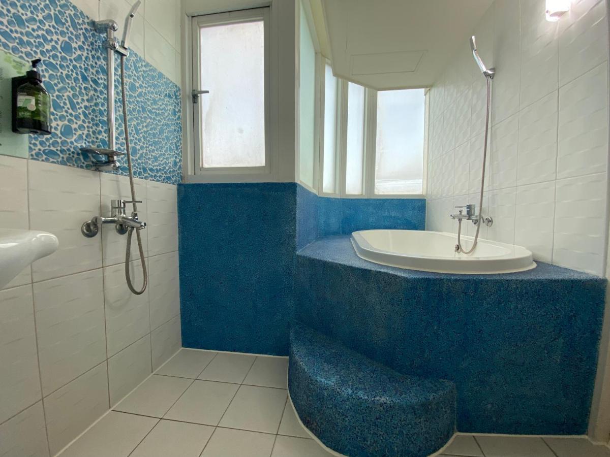 Hua Xiang Hotel -Zouying Каосюн Екстериор снимка