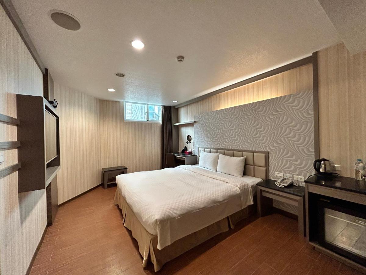 Hua Xiang Hotel -Zouying Каосюн Екстериор снимка