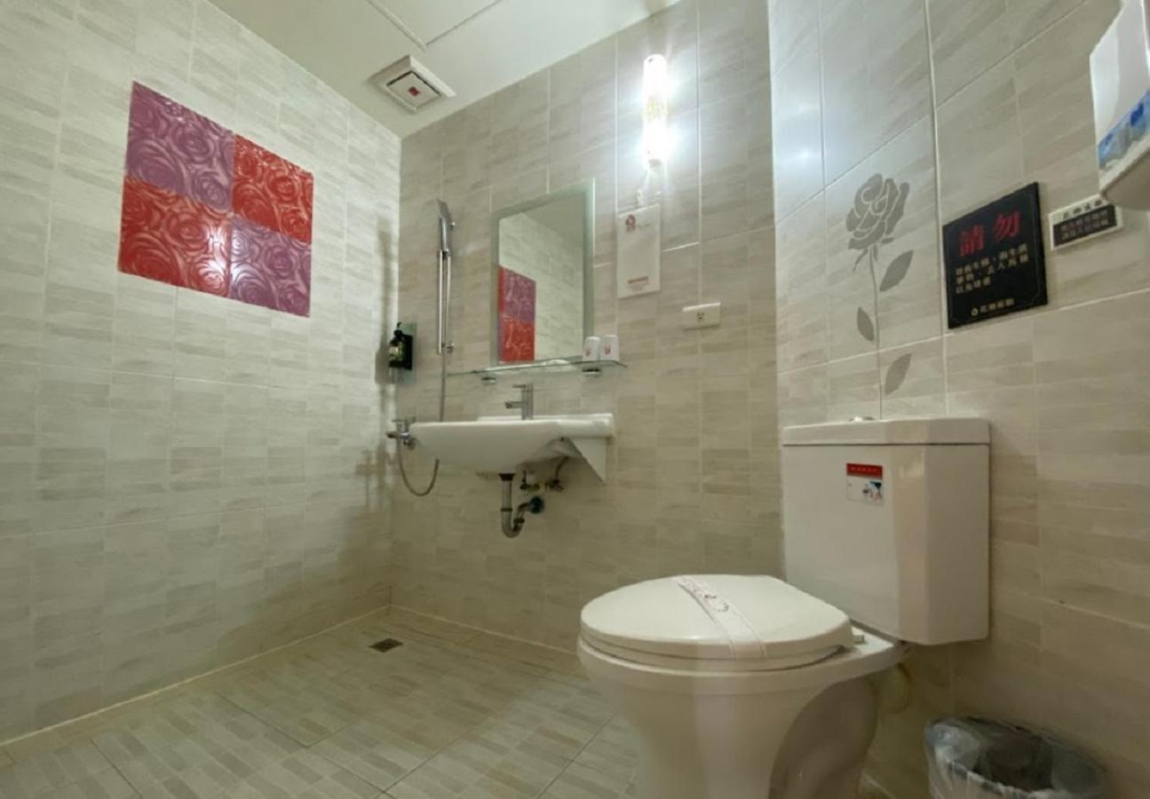 Hua Xiang Hotel -Zouying Каосюн Екстериор снимка
