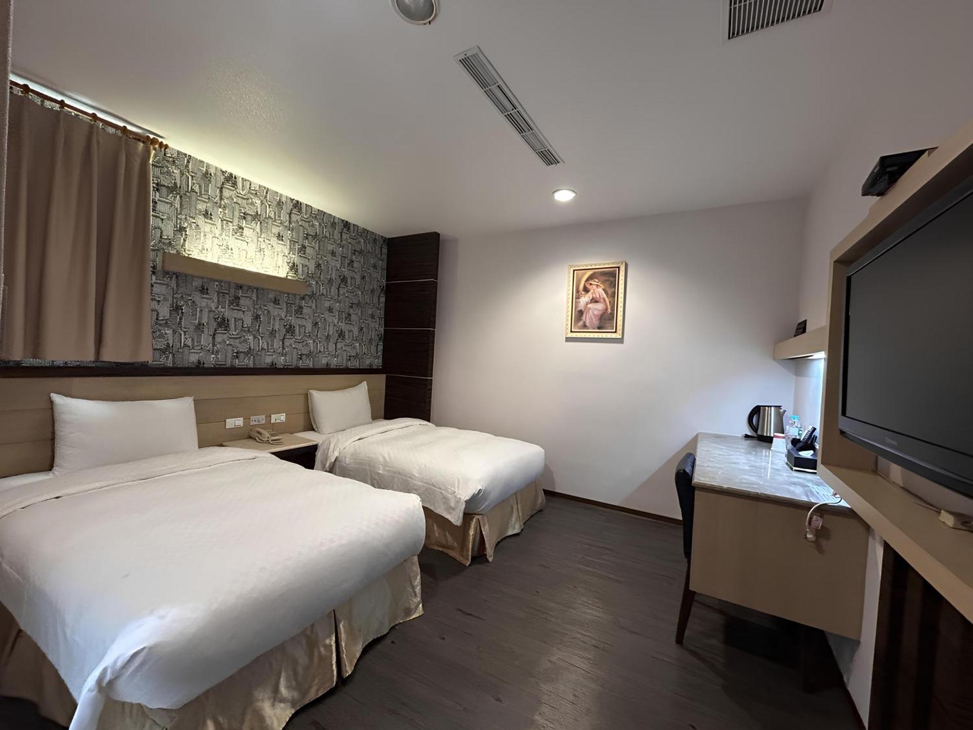 Hua Xiang Hotel -Zouying Каосюн Екстериор снимка
