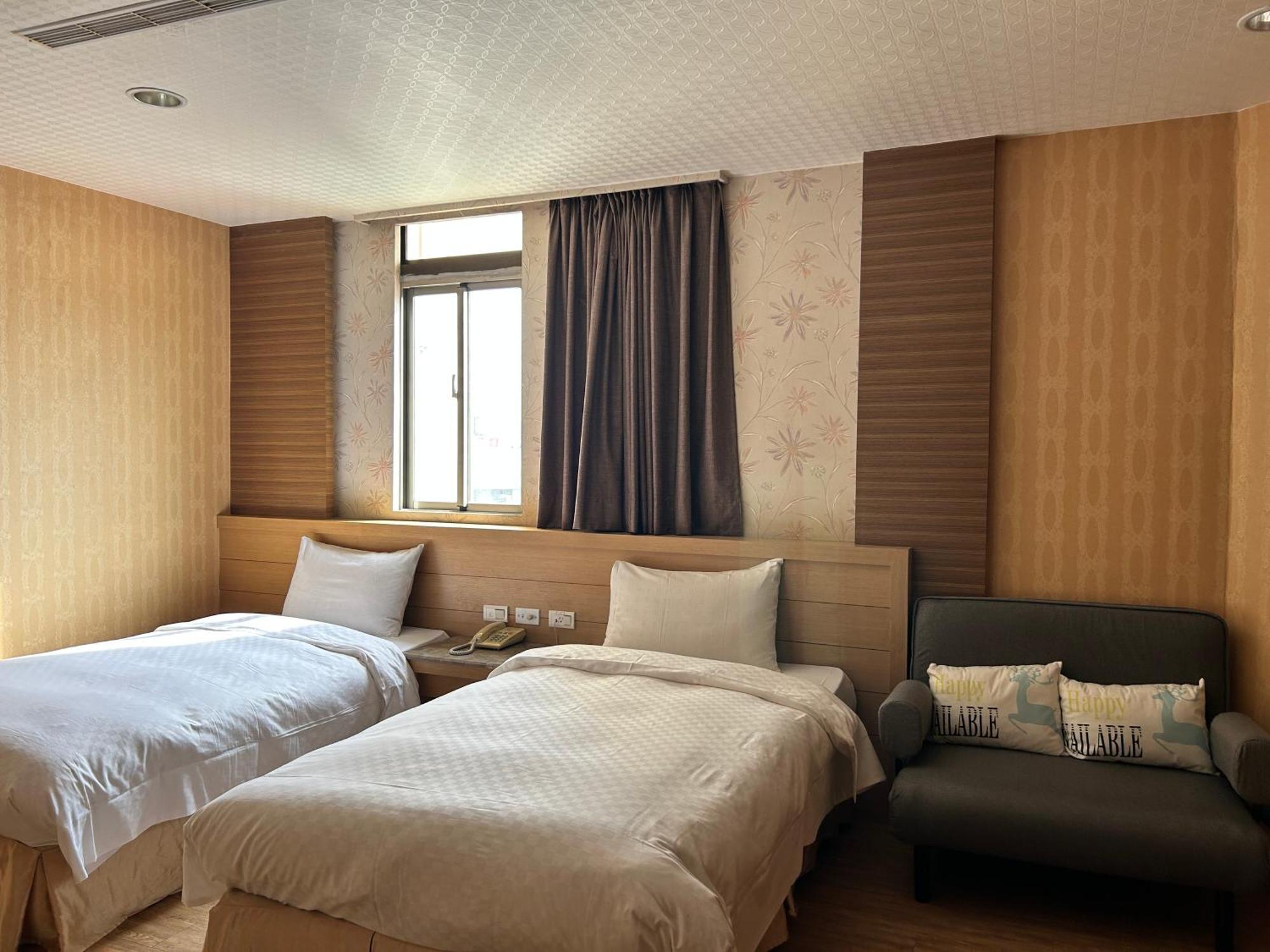Hua Xiang Hotel -Zouying Каосюн Екстериор снимка