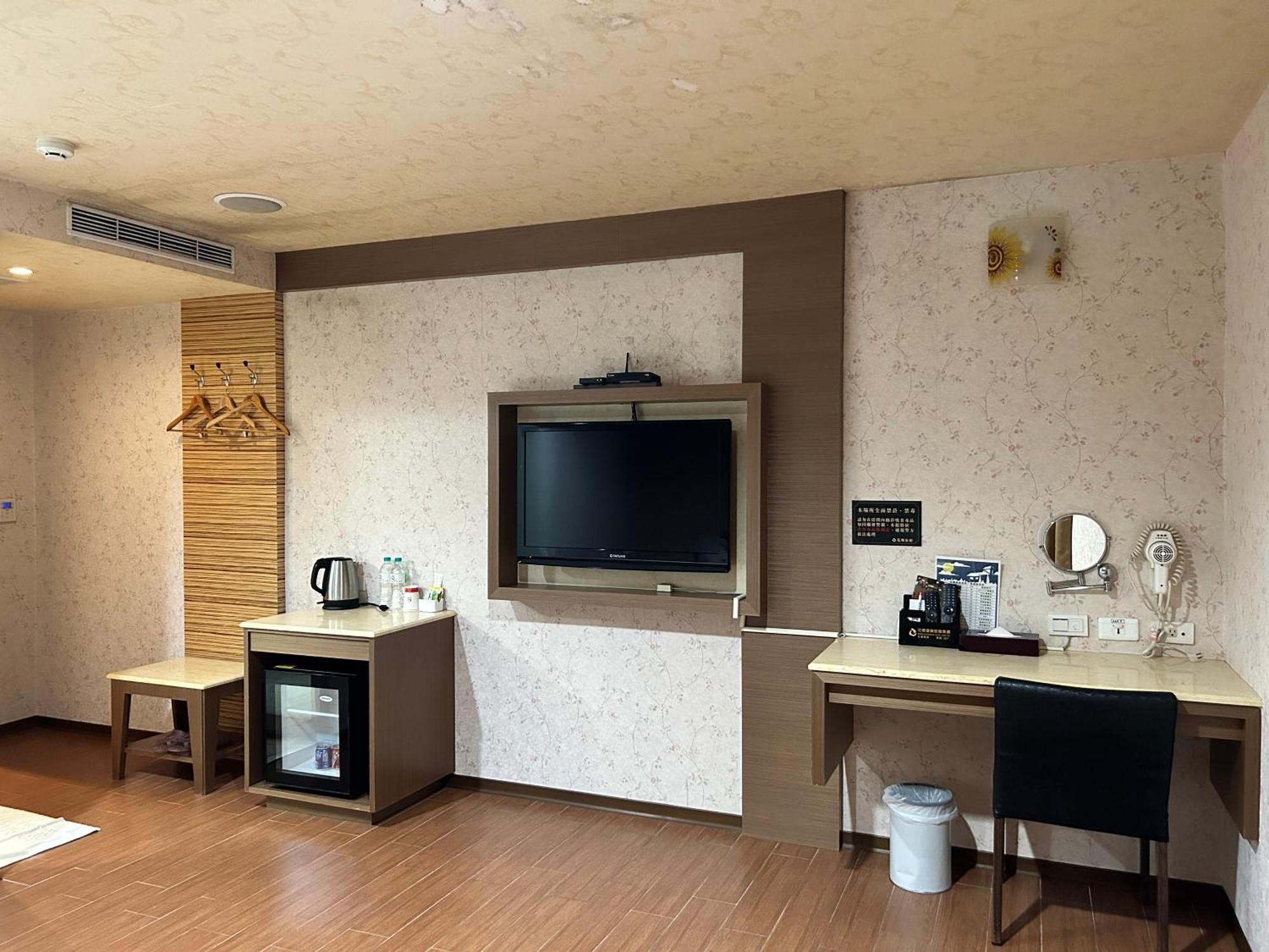 Hua Xiang Hotel -Zouying Каосюн Екстериор снимка