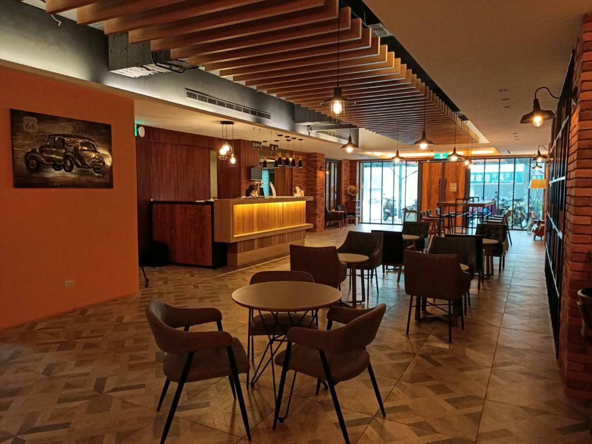 Hua Xiang Hotel -Zouying Каосюн Екстериор снимка